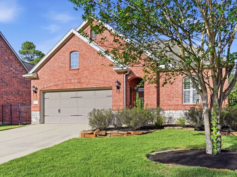 7 Sleeping Colt Place, Spring TX 77389