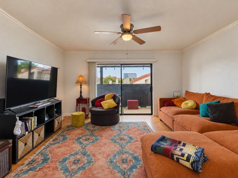 3015 Walnut Bend Lane 37, Houston TX 77042