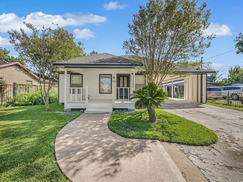 2422 Deutser Street, Houston TX 77093