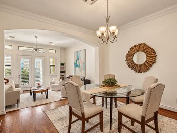 1102 Sherwood Run