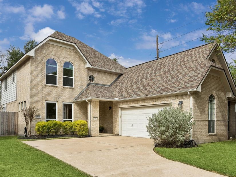 1502 Lakeside Enclave Drive, Houston TX 77077