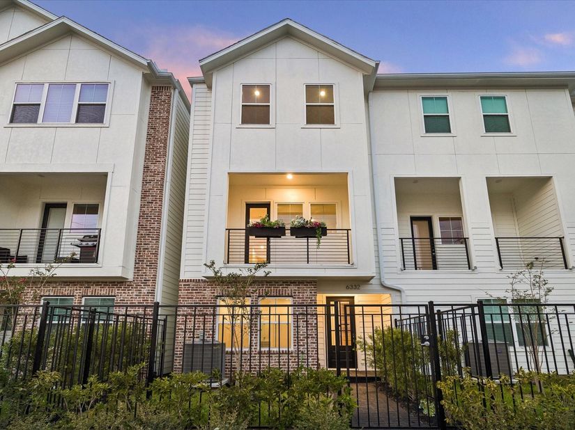 6332 Paddington Bend Drive, Houston TX 77008