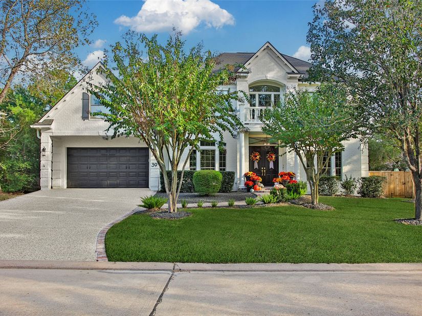 39 W Old Sterling Circle, The Woodlands TX 77382