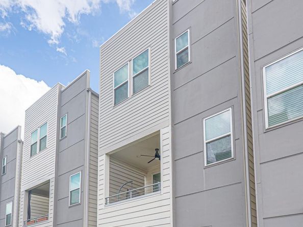 2721 Clinton Drive, Houston TX 77020