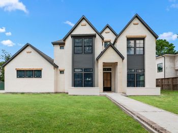752 W 43rd Street