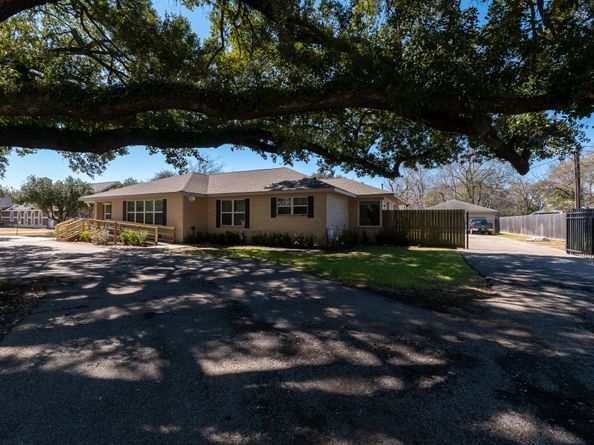 1921 East Avenue, Katy TX 77493