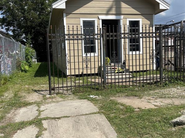 7541 Avenue F, Houston TX 77012