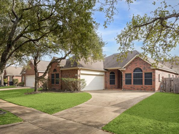 119 Lissa Lane, Sugar Land TX 77479