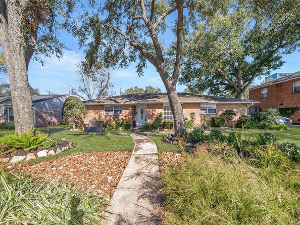 10618 Wickersham Lane, Houston TX 77042