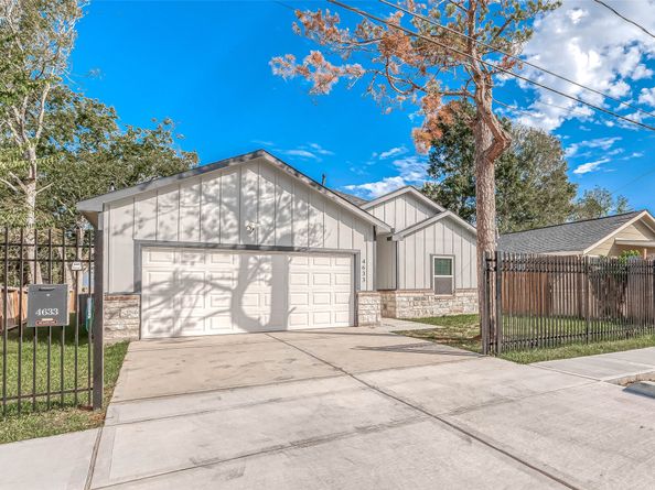4633 Larkspur Street, Houston TX 77051
