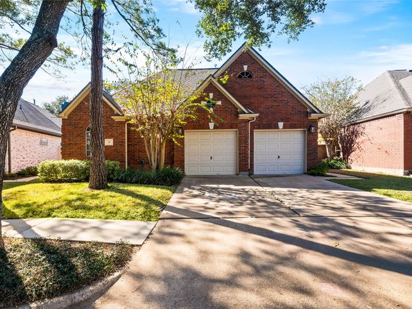 70 Grants Lake Circle, Sugar Land TX 77479