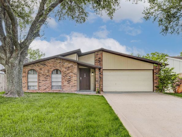 7230 Corta Calle Drive, Houston TX 77083