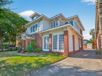 324 W Alabama Street