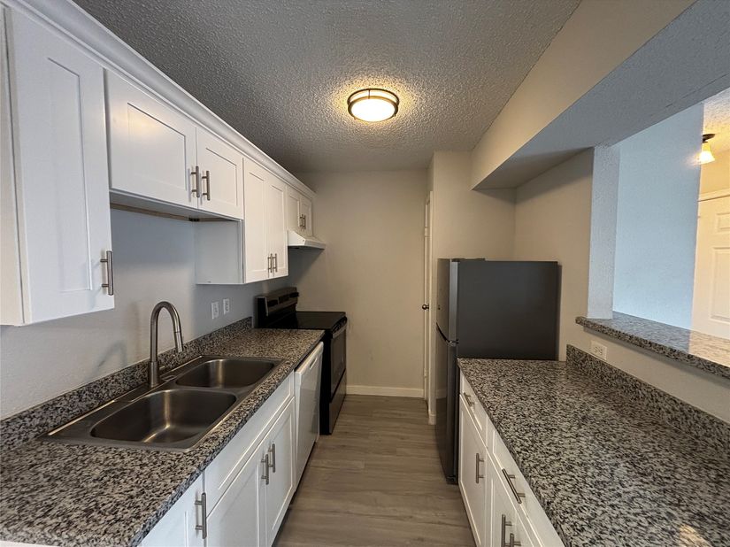 2750 Holly Hall Street 1207, Houston TX 77054