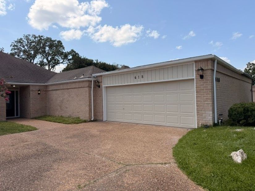 418 Fox Briar Lane, Sugar Land TX 77478