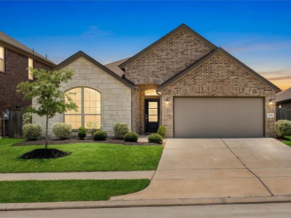 11251 Stirton Drive, Tomball TX 77375