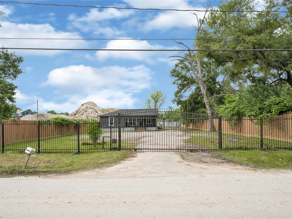 2631 Mansfield Street, Houston TX 77091