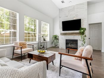 55 Terraglen Dr
