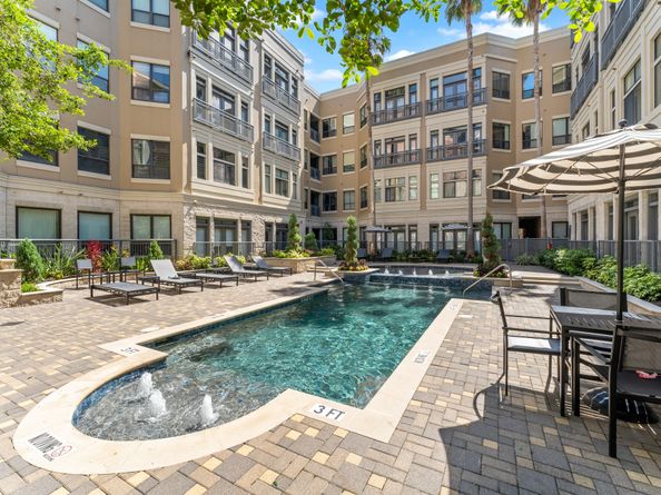 1901 Post Oak Boulevard 4507, Houston TX 77056