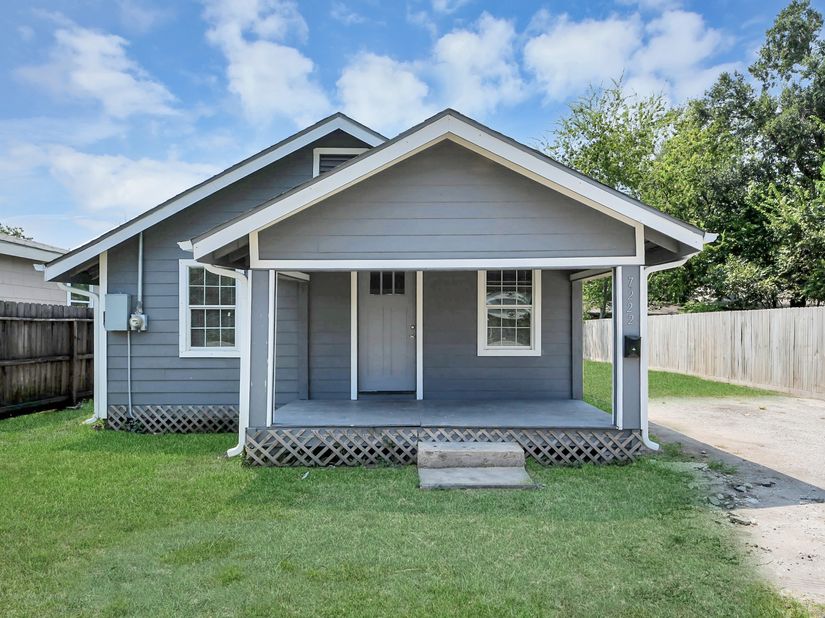 7222 San Angelo Street, Houston TX 77020