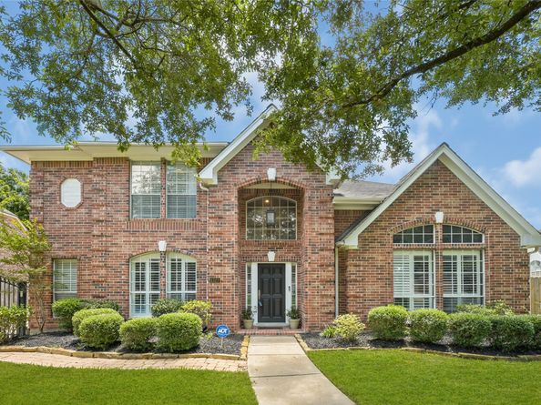 1327 Blackthorne Drive, Houston TX 77094