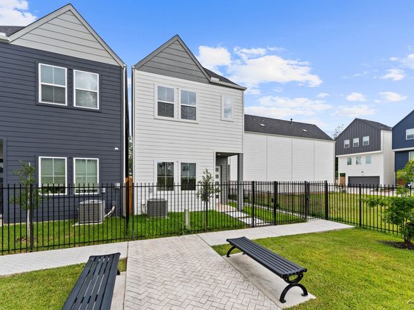 2213 Springwood Vista Lane, Houston TX 77055