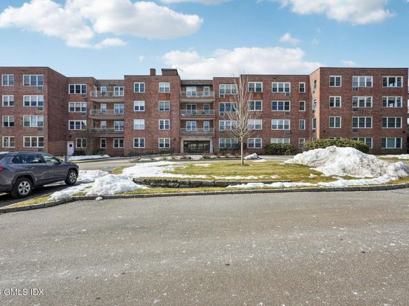 4 Putnam Hill 4F, Greenwich CT 06830