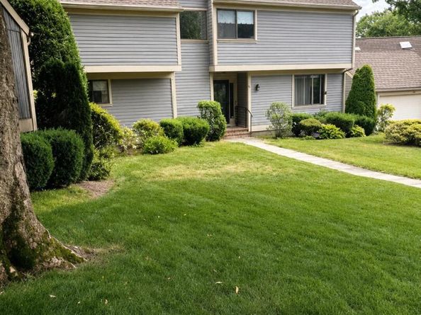 507 W Lyon Farm Drive 507, Greenwich CT 06831