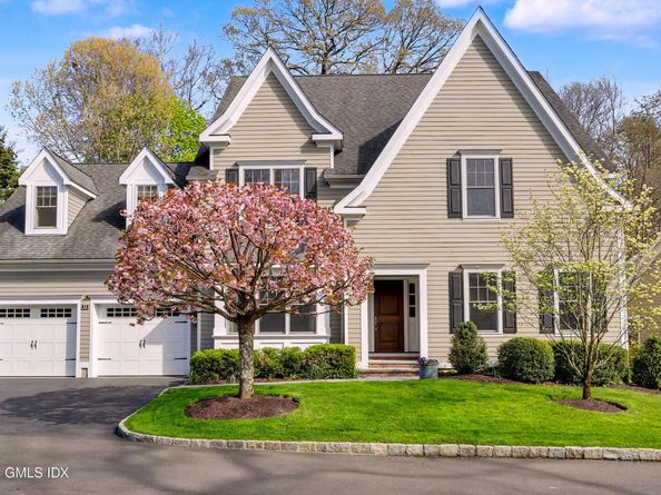 11 River Oaks Drive 11, Stamford CT 06902