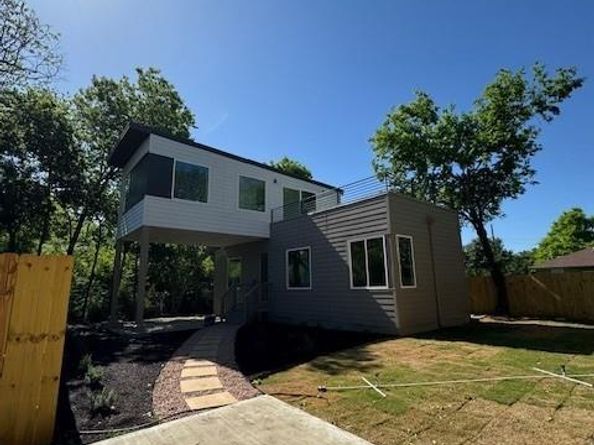 403 Middle LN 2, Austin TX 78753