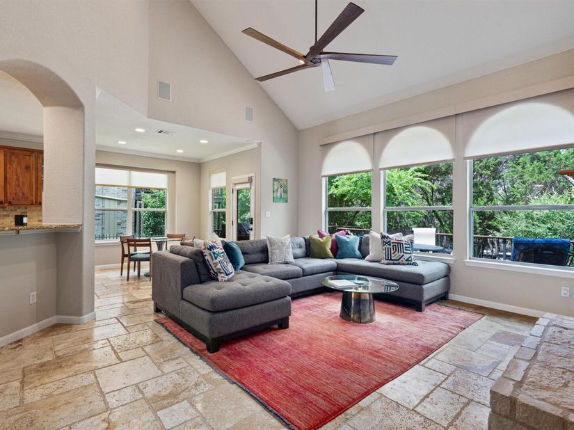 6906 Covered Bridge DR, Austin TX 78736