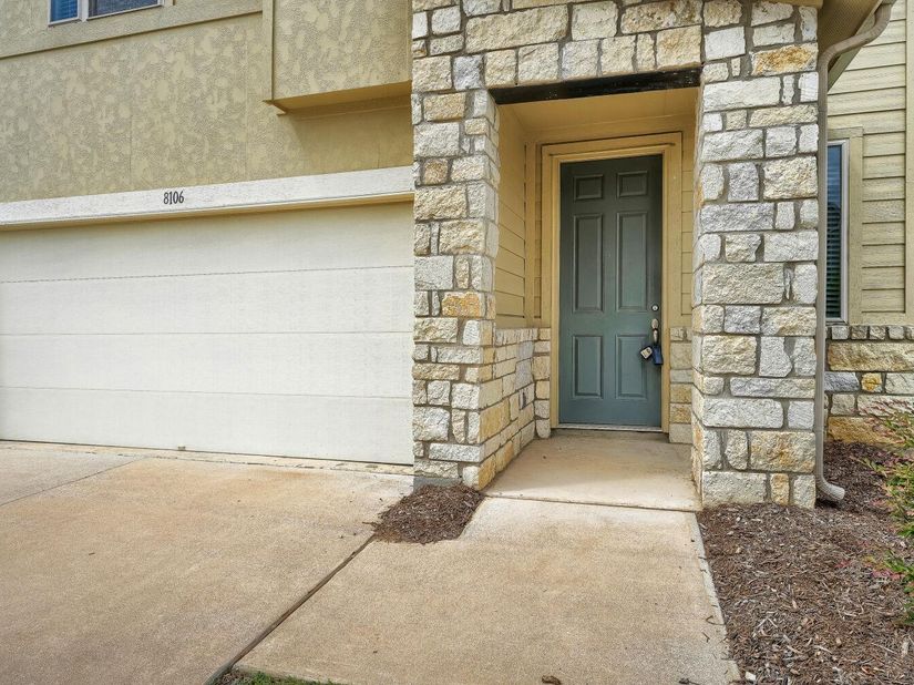 8106 Dampton LN, Austin TX 78744