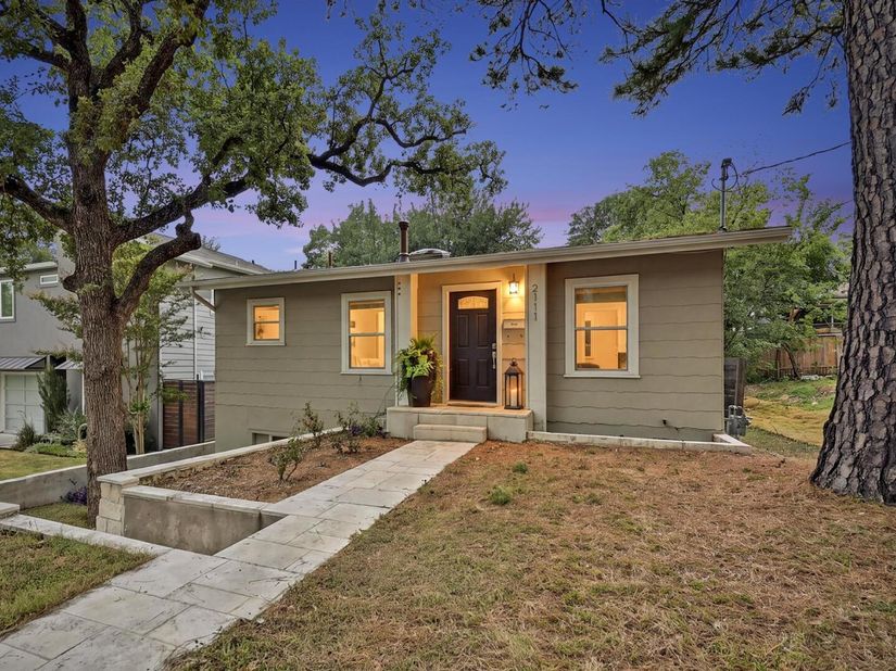 2111 W 12TH St, Austin TX 78703