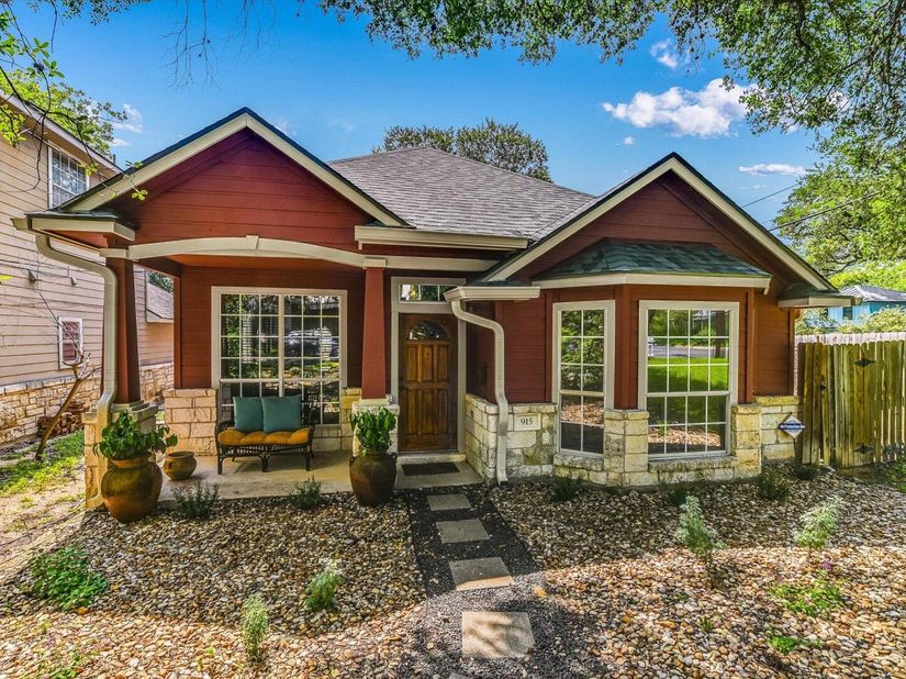 915 Garner Ave, Austin TX 78704