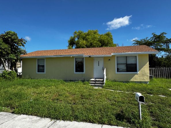 1464 W 32nd Street, Riviera Beach FL 33404