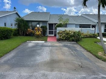 4210 Lucerne Villas Ln