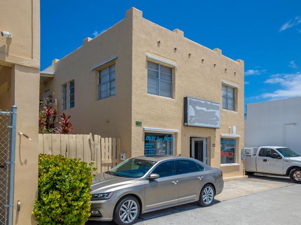 928 S Dixie Highway, Lake Worth Beach FL 33460