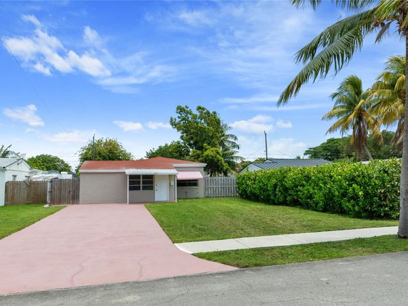 2071 NE 180th St, North Miami Beach FL 33162