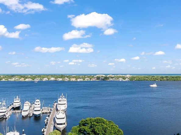 136 Lakeshore Drive Ph10, North Palm Beach FL 33408