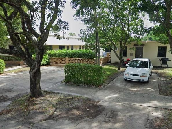 803 NE 8th St, Hallandale Beach FL 33009