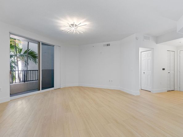 2401 NE 65th Street 205, Fort Lauderdale FL 33308