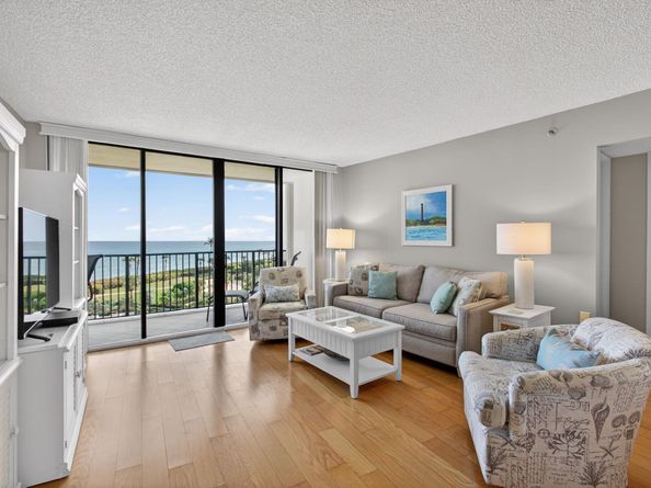 200 Ocean Trail Way 405, Jupiter FL 33477