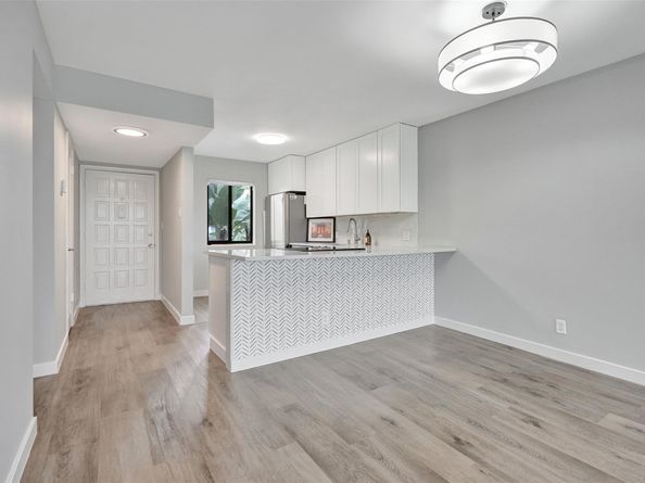 4539 Luxemburg Ct 201, Lake Worth FL 33467