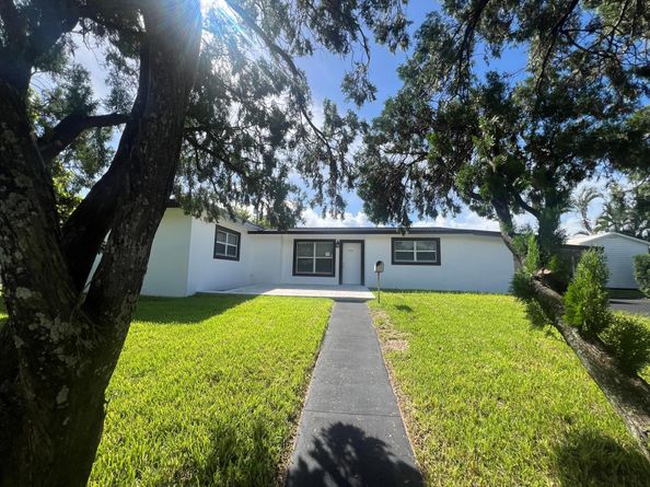 1319 Crest Drive, Lake Worth Beach FL 33461
