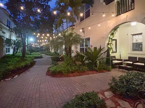 12467 NW 17th Ct, Pembroke Pines FL 33028