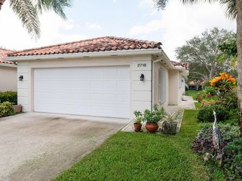 2718 Livingston Lane