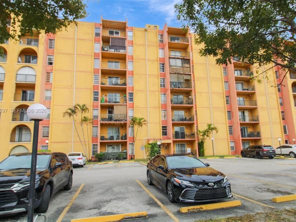 4717 NW 7th Street 60410, Miami FL 33126