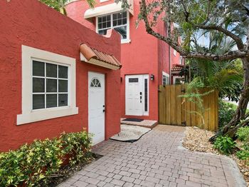 645 NW 2nd Avenue
