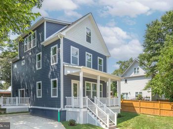 1615 Irving Street NE