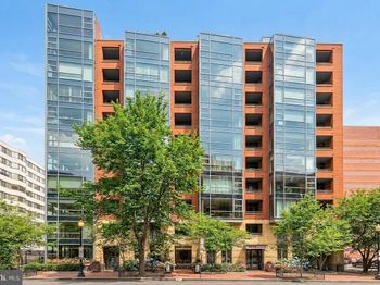1117 10TH Street NW